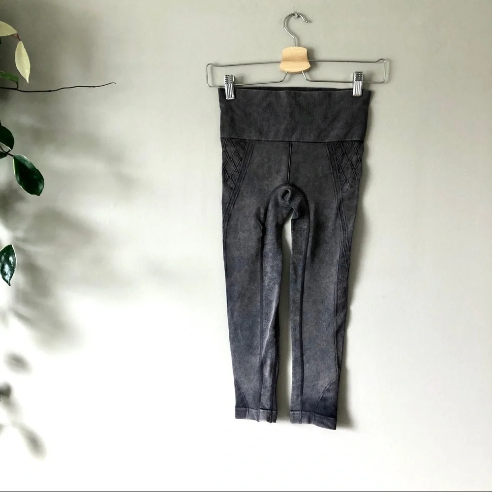 Athleta Recharge cropped seamless leggings XS‎